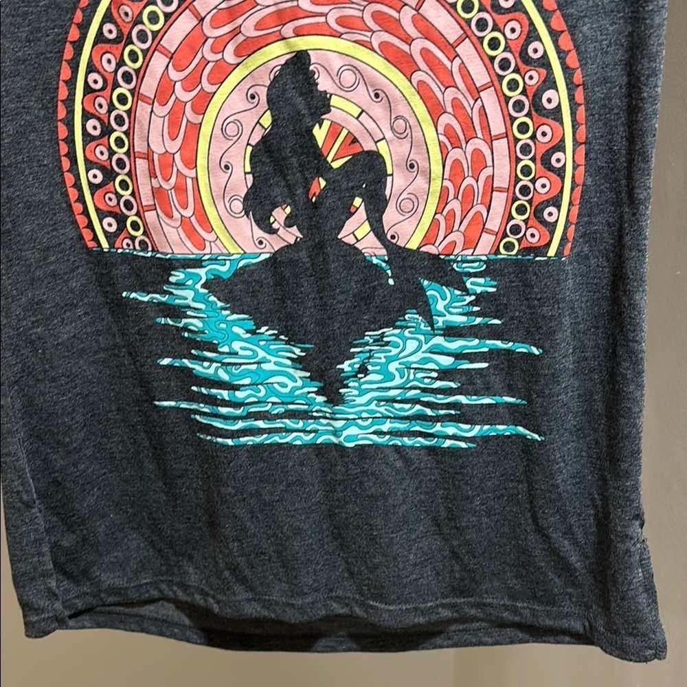 Disney the little mermaid tee shirt size XS - Picture 4 of 5